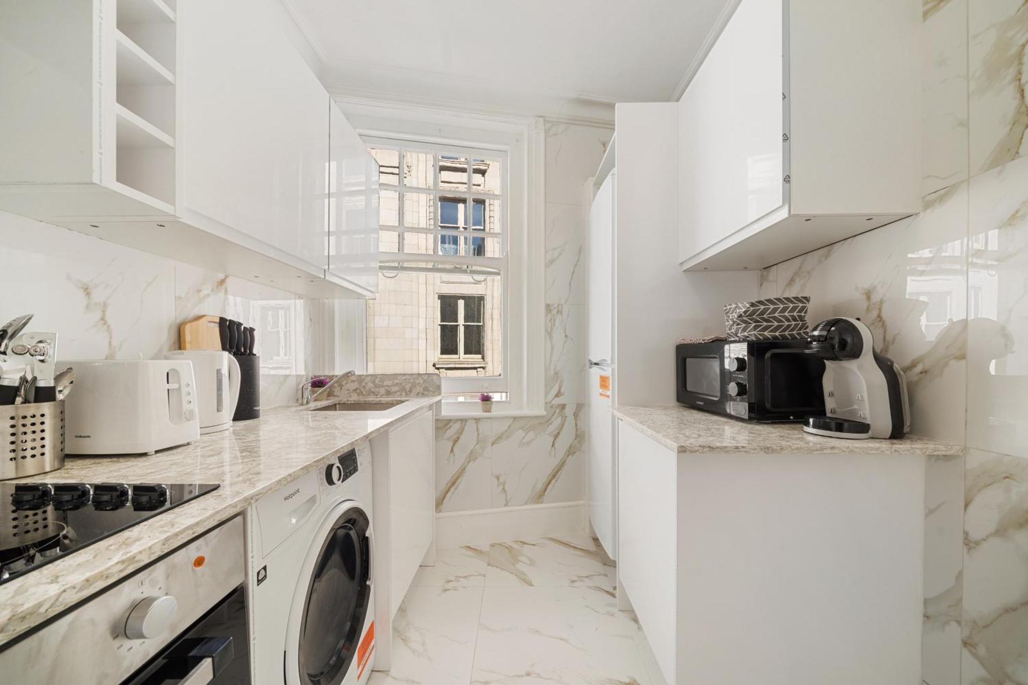 Prime Soho 3-bedroom Steps From Piccadilly And Chinatown 3gh Appartamento Londra