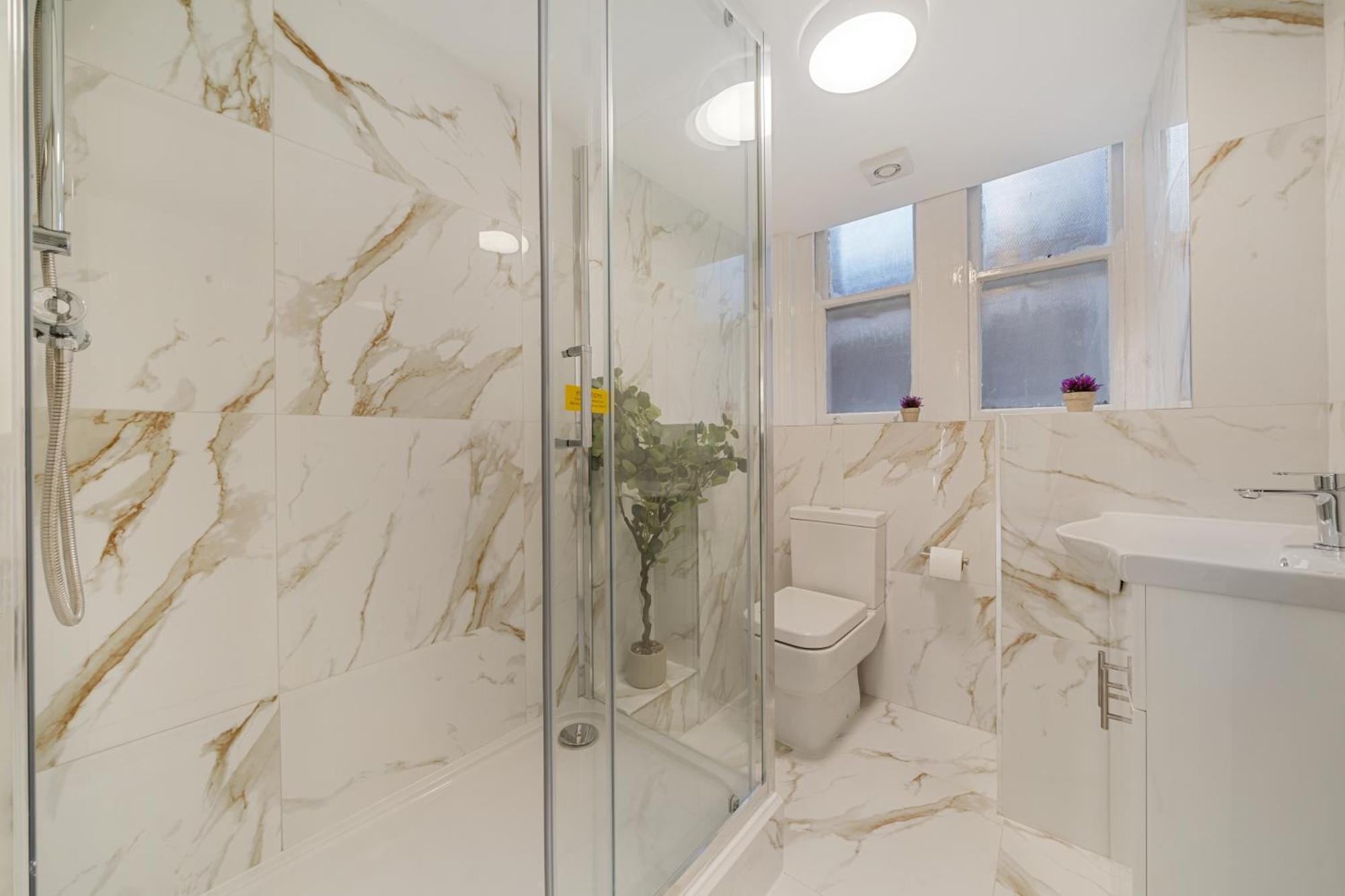 Appartamento Prime Soho 3-bedroom Steps From Piccadilly And Chinatown 3gh Londra
