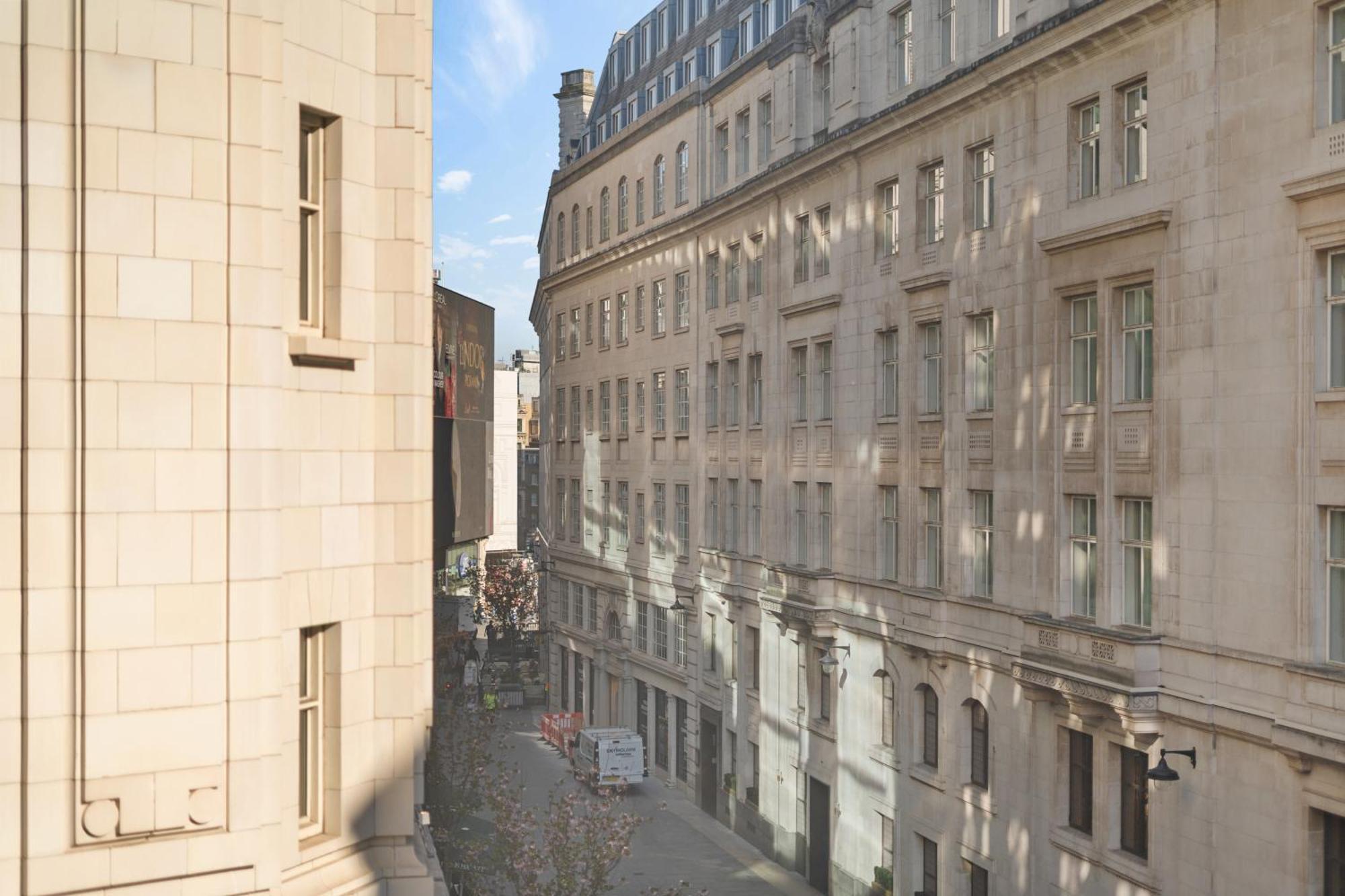 Prime Soho 3-bedroom Steps From Piccadilly And Chinatown 3gh * Londra