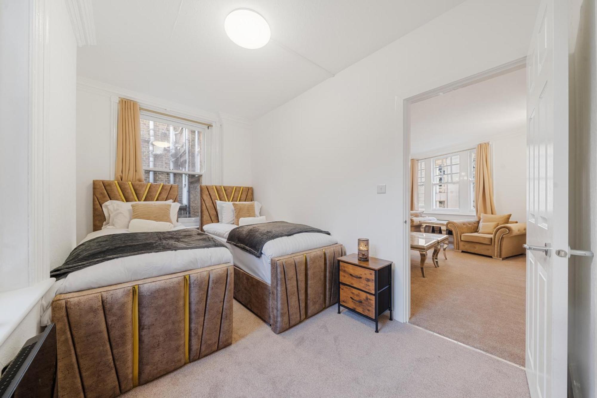 Appartamento Prime Soho 3-bedroom Steps From Piccadilly And Chinatown 3gh Londra