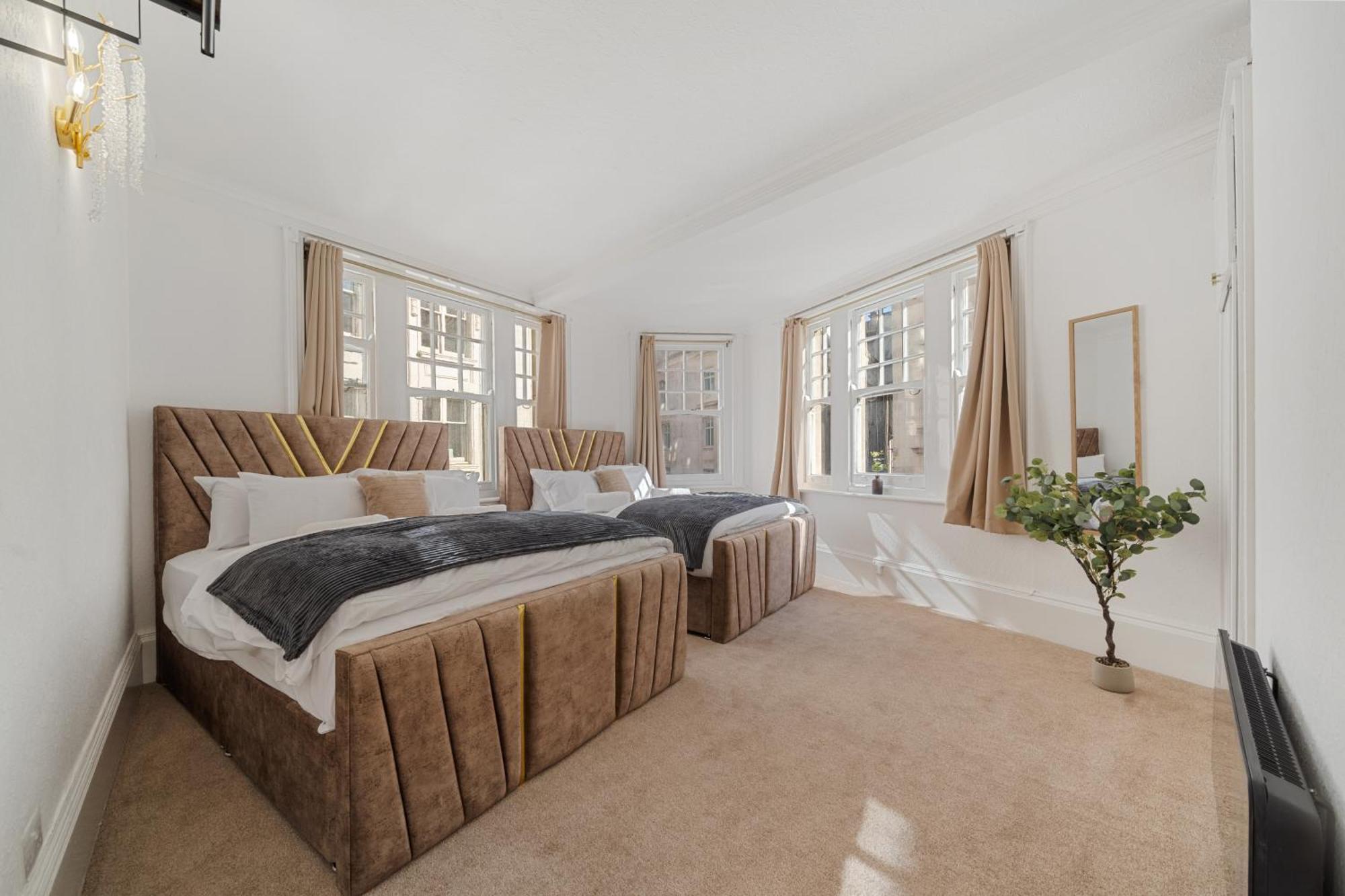 Appartamento Prime Soho 3-bedroom Steps From Piccadilly And Chinatown 3gh Londra